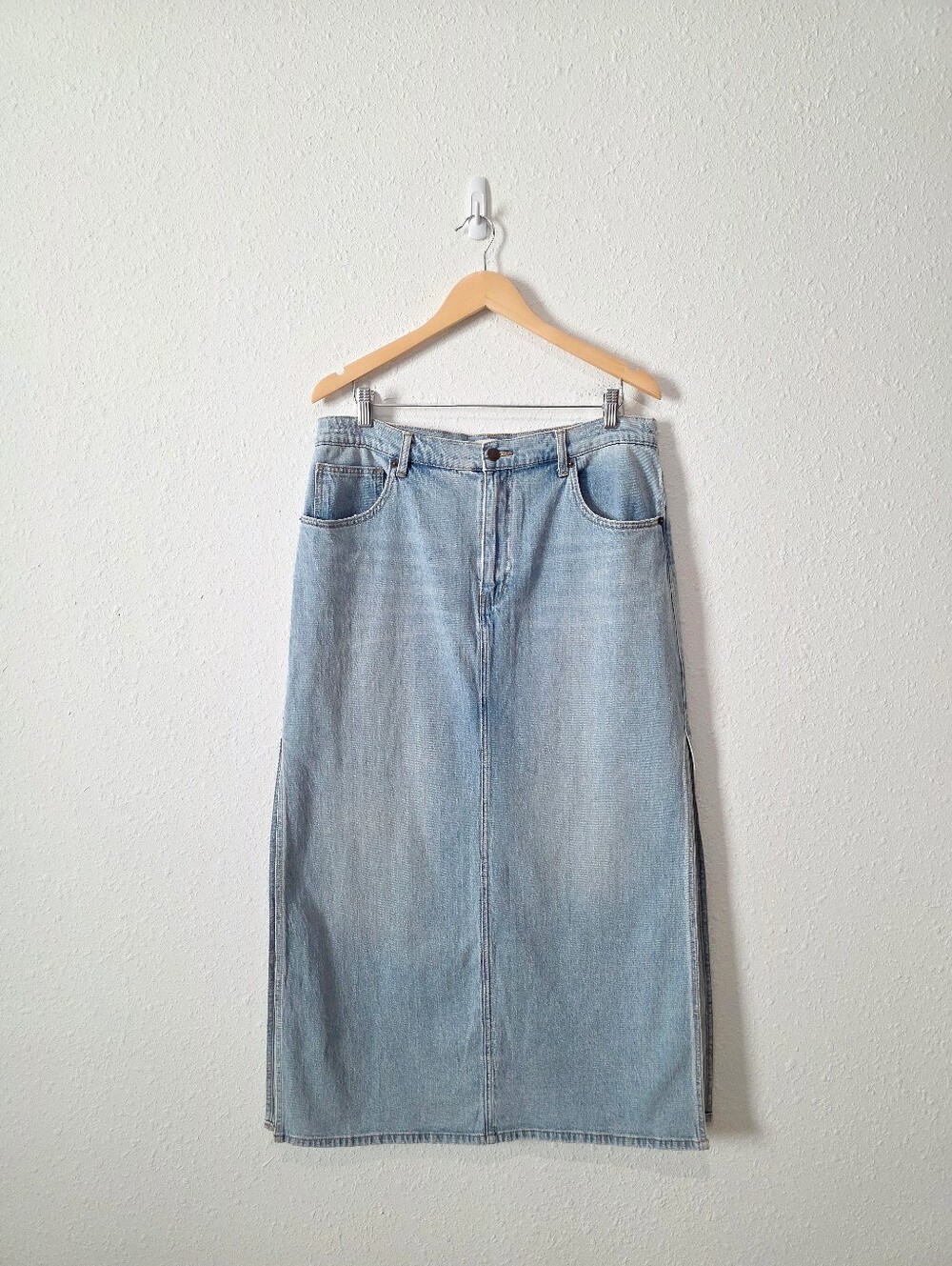 Oliver Logan Light Wash Denim Maxi Skirt 32